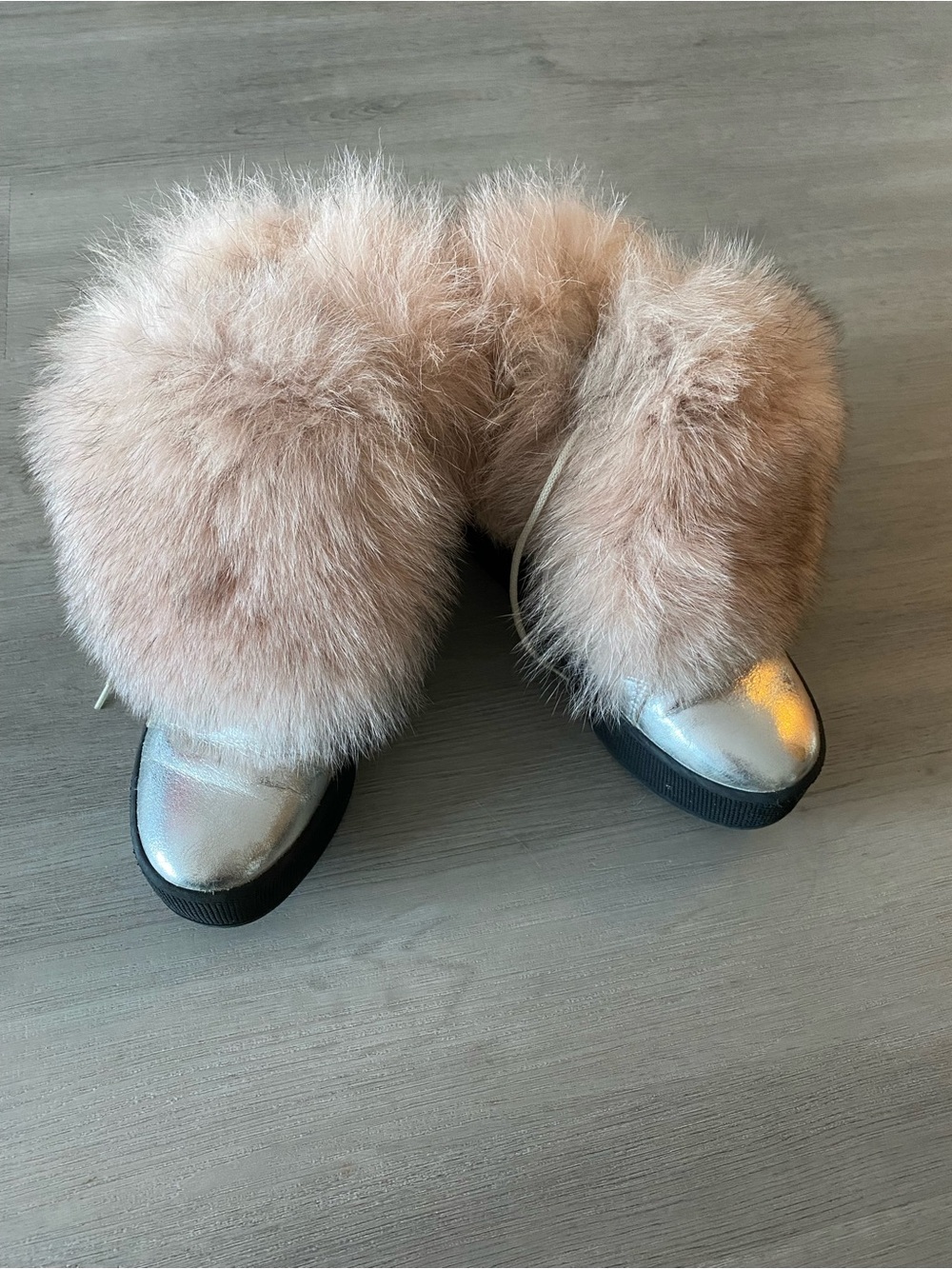 Silver woman winter boots with pink real fur size 7